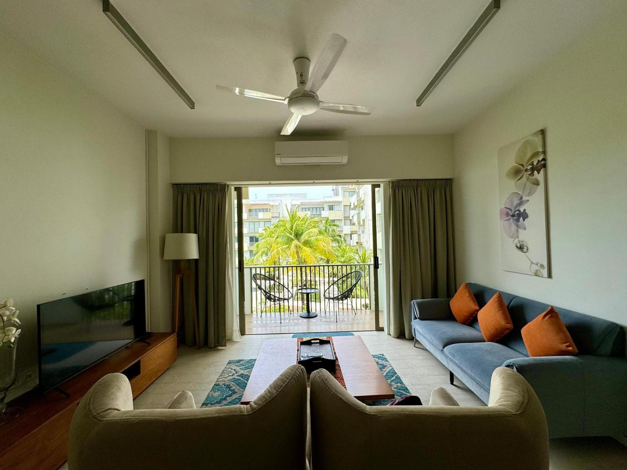 By The Sea- Pool And Sea View Apartment